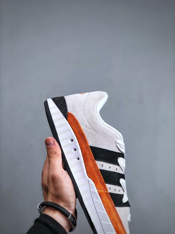 ブランド激安靴角部分ディテール